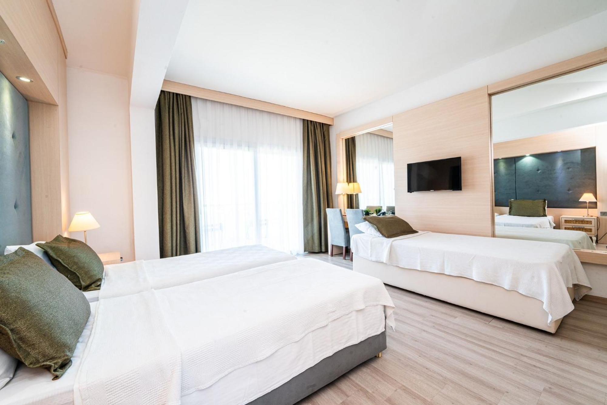 Manolya Hotel Lápithosz Kültér fotó