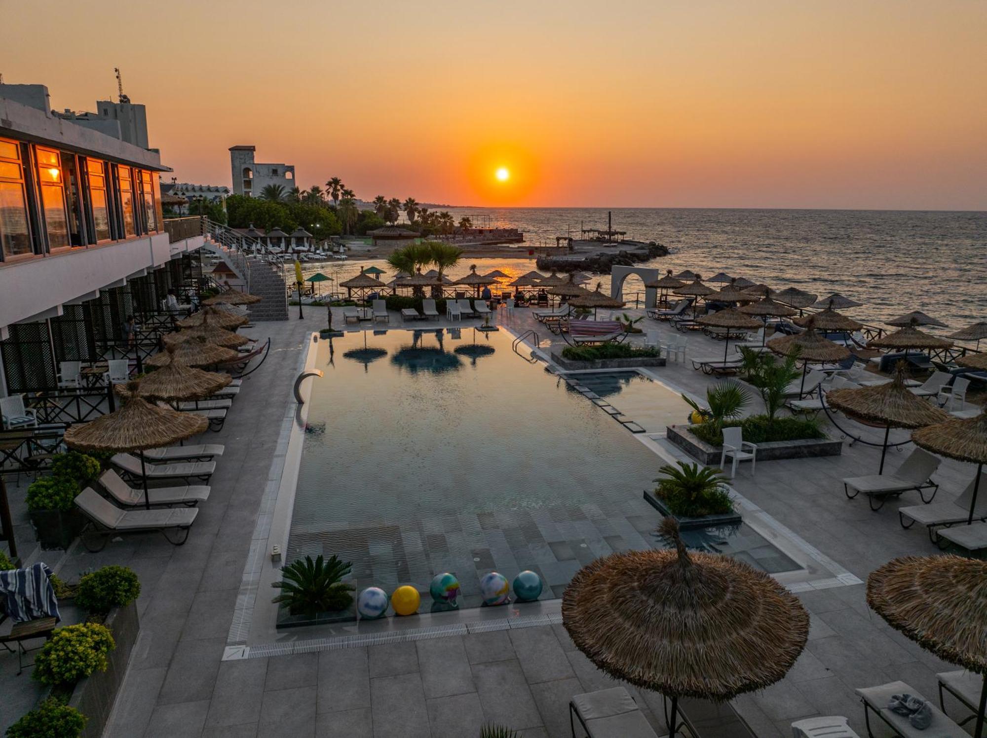 Manolya Hotel Lápithosz Kültér fotó