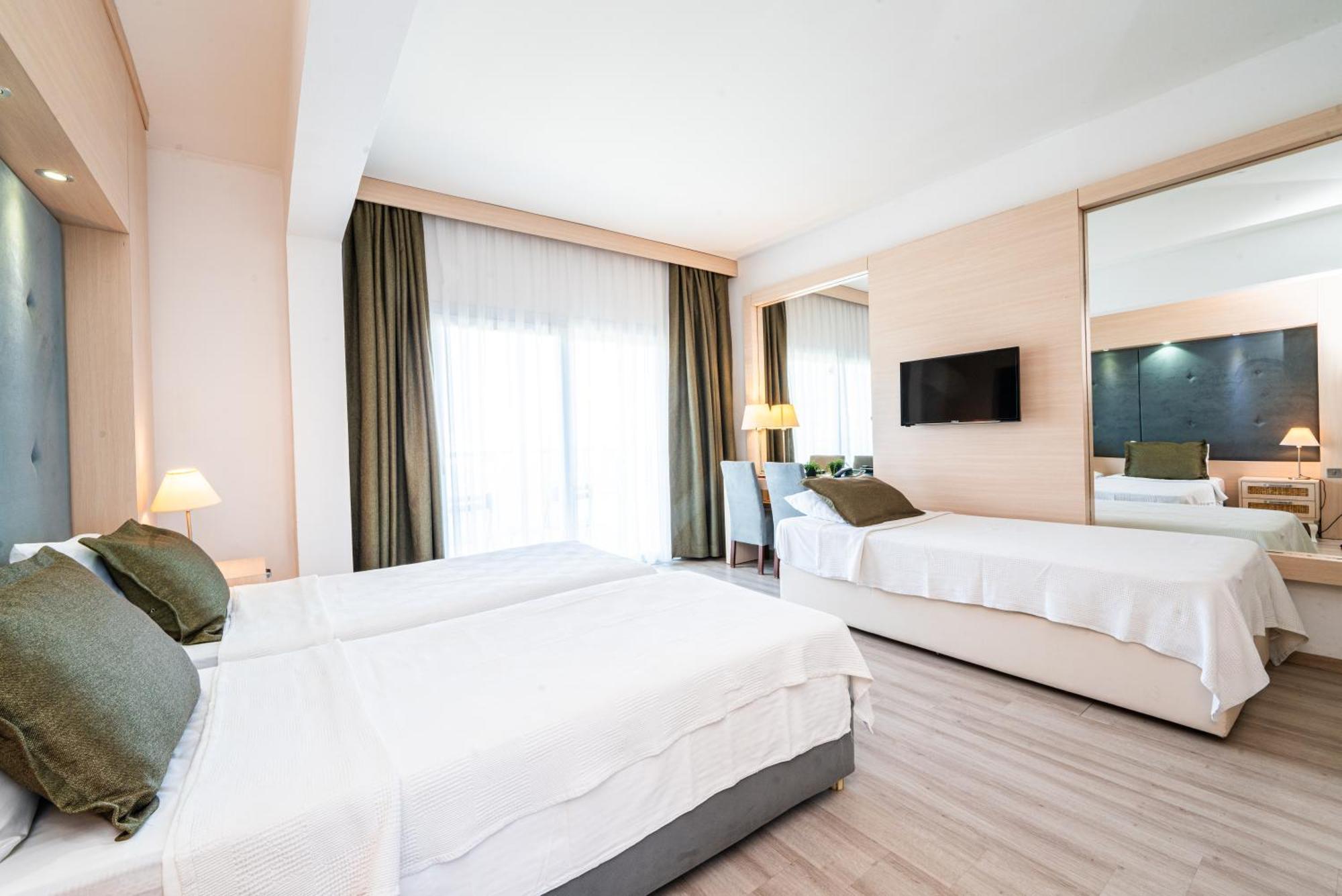 Manolya Hotel Lápithosz Kültér fotó