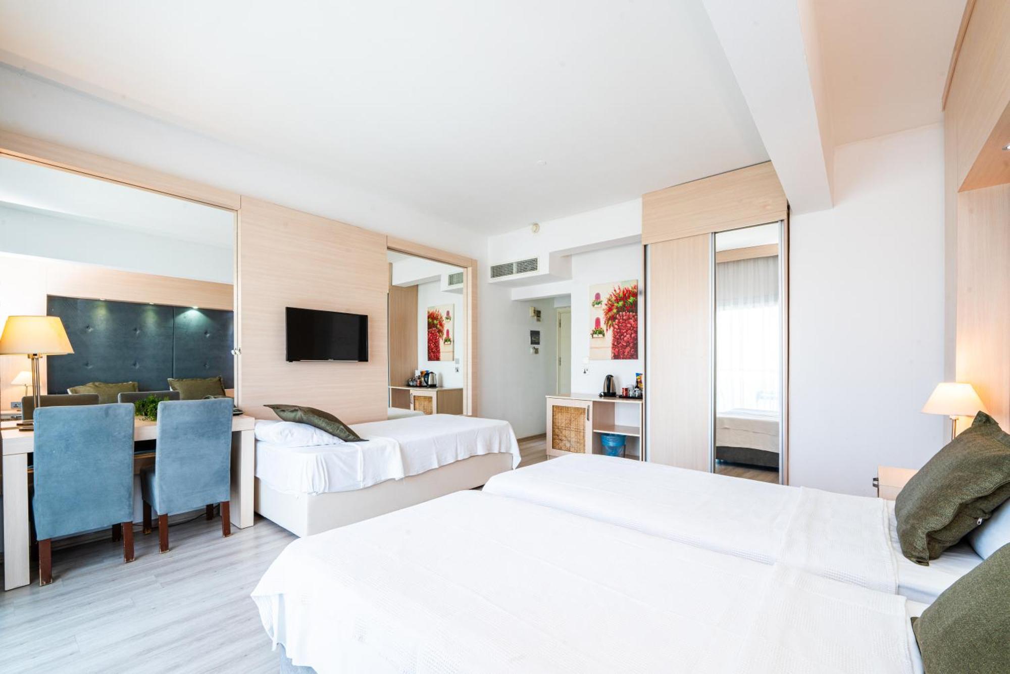 Manolya Hotel Lápithosz Kültér fotó
