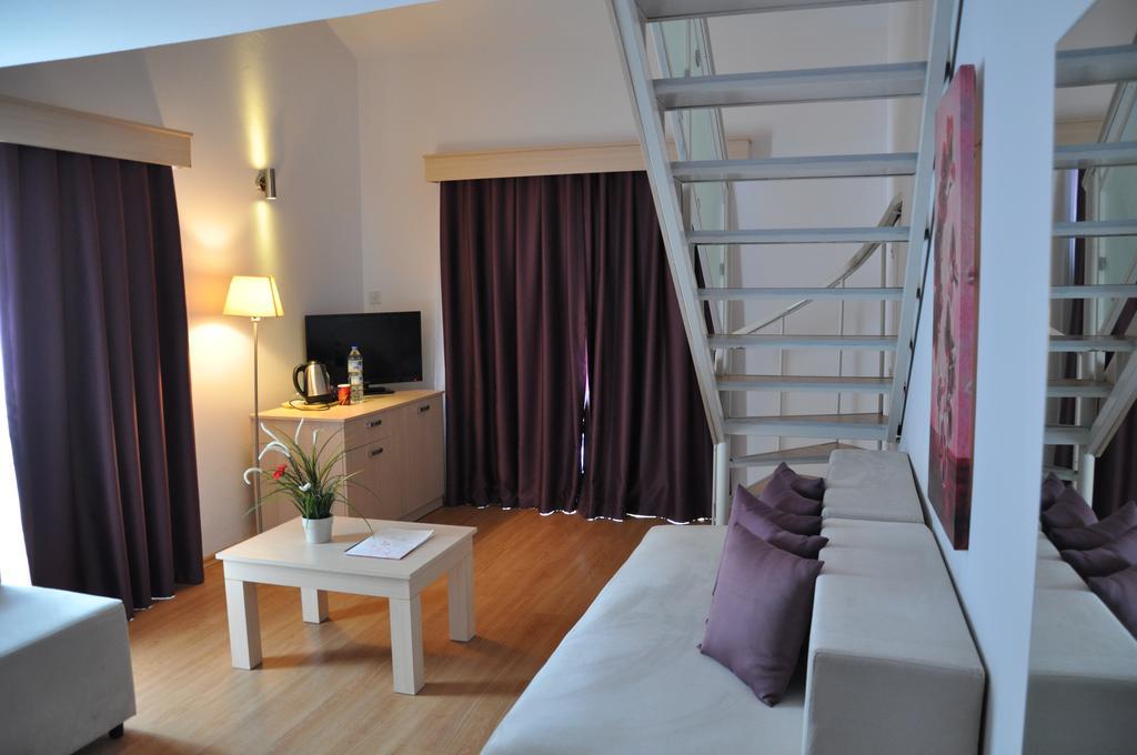 Manolya Hotel Lápithosz Kültér fotó