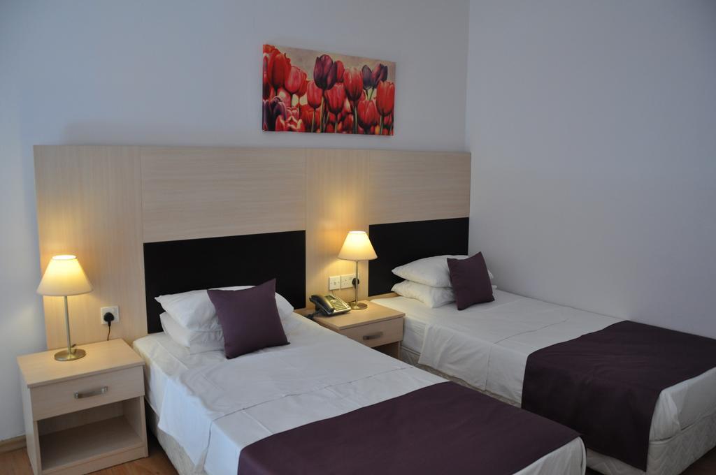 Manolya Hotel Lápithosz Kültér fotó